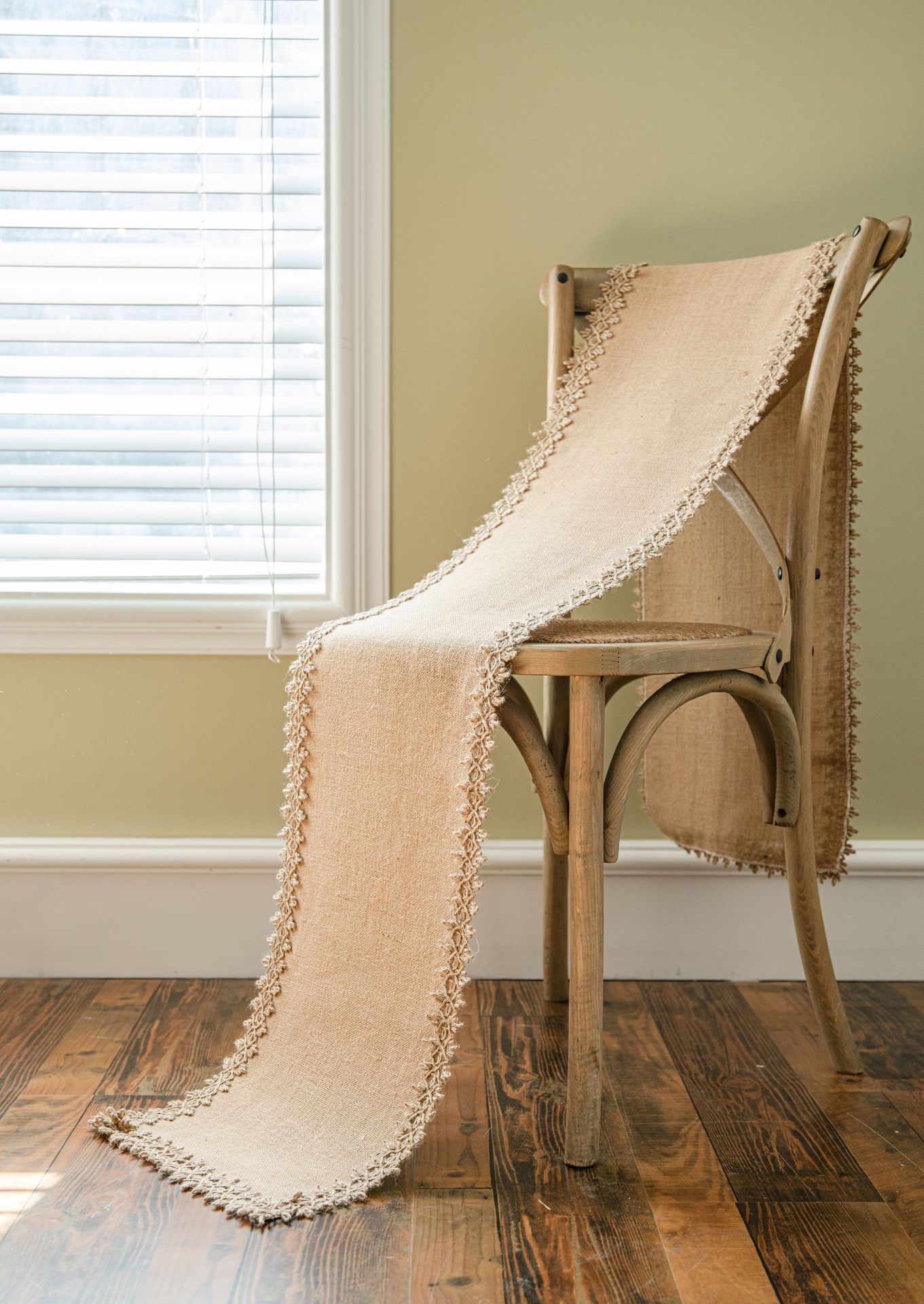 Chemin de table en lin de jute - Home Textiles News avis et prix